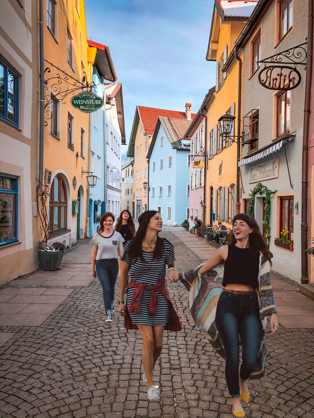 touristes visitant une ville européenne